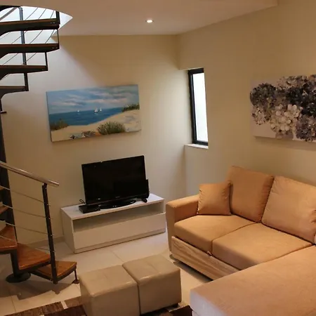 Windsor Penthouse 10 Apartment *