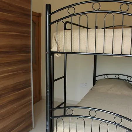 Windsor Penthouse 10 Apartment *